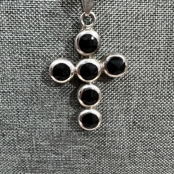Onyx And 925 Sterling Silver. Set of 2 Chain Plus Onyx Pendant Sz 24” & 18” Inch - Picture 5 of 6
